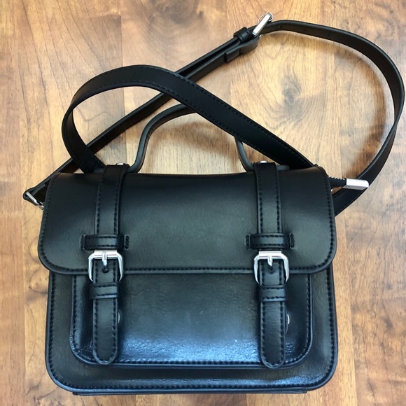 Brandy Melville Handbags - BWOT Brandy Melville Black Buckle Handbag